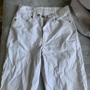 american eagle white jeans!
